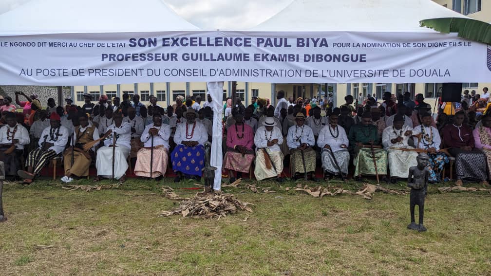 Université de Douala : Le Nouveau PCA , Pr. Guillaume EKambi Dibongue reçoit l'Onction du Ngondo et la Communauté Sawa.